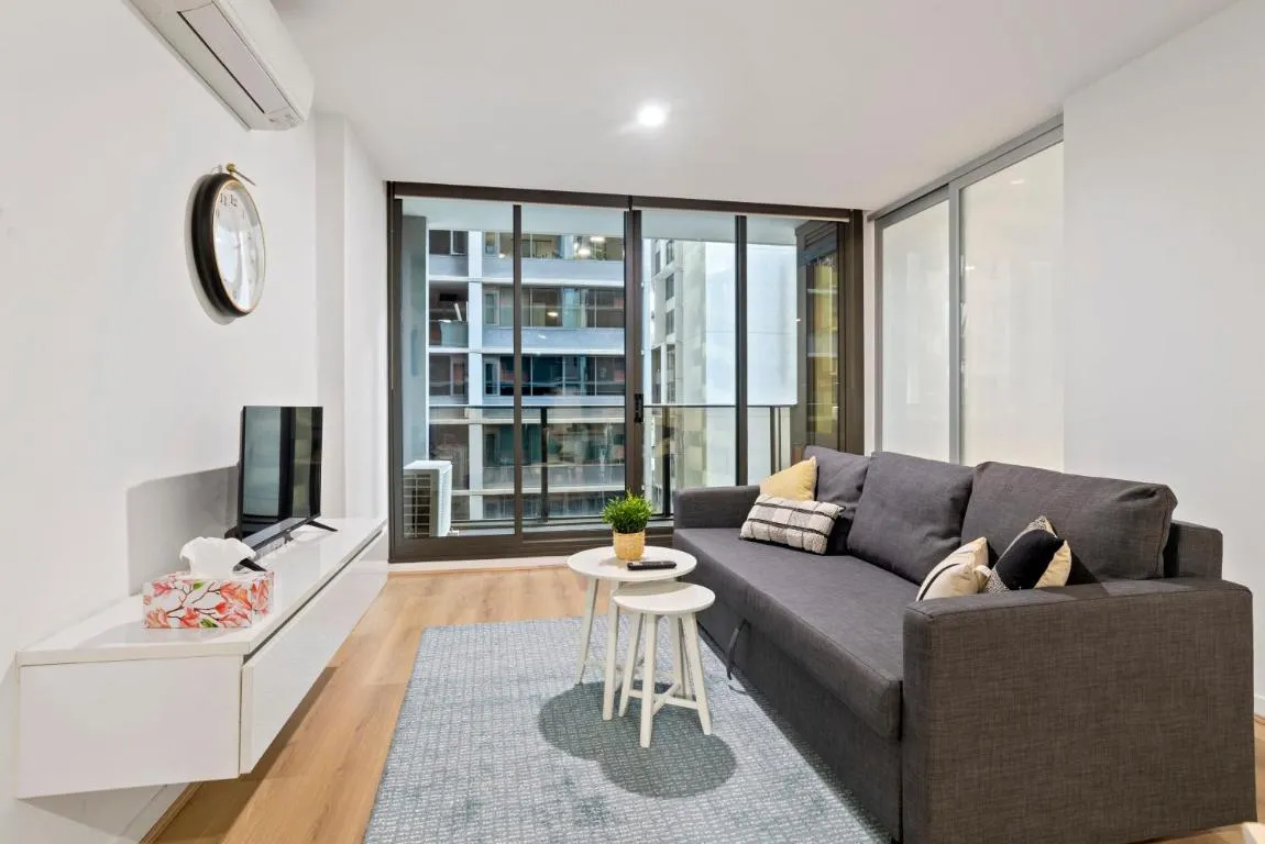 A Comfy & Cozy 2BR Apt with FREE Parking