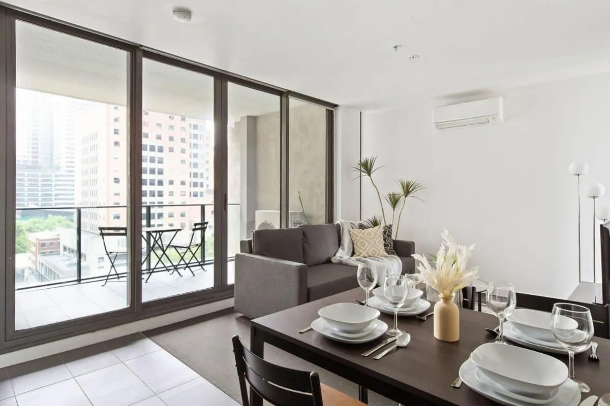 A Cozy 2BR Apt Opposite Southern Cross Station — 5