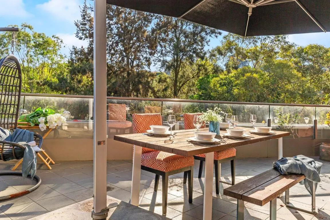 A Cozy 2BR Apt with a Large Balcony FREE Parking