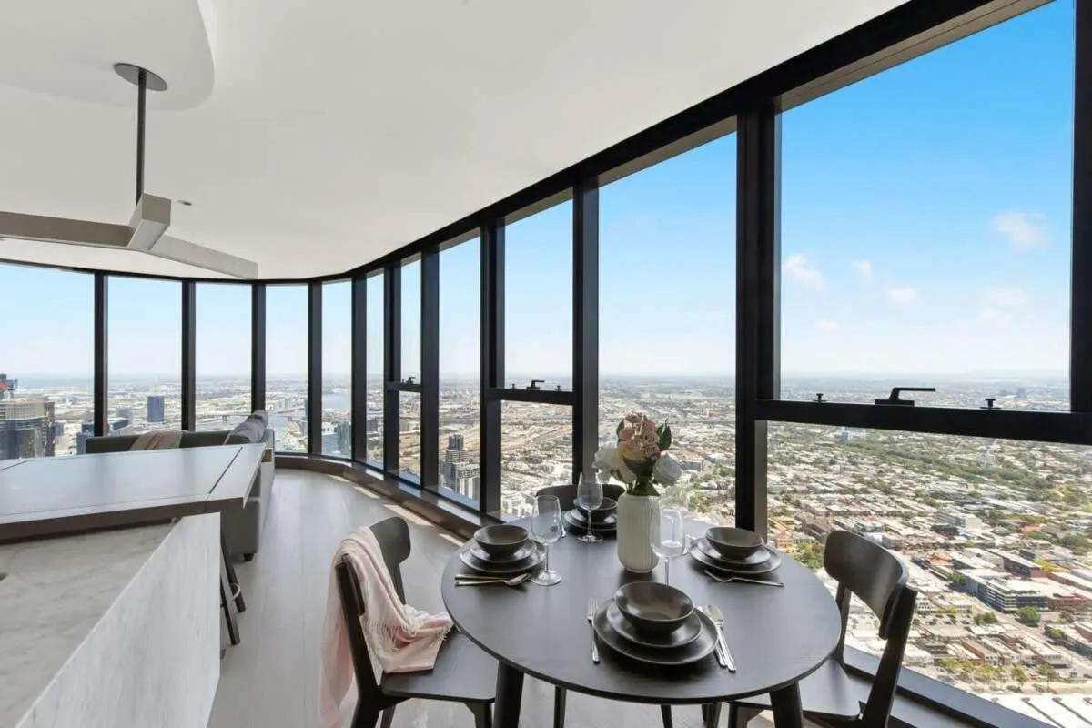 A Cozy 3BR Apt with Panoramic Views FREE Parking — 5