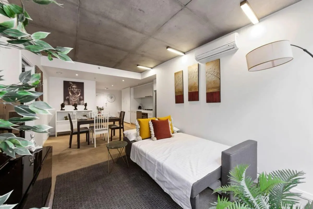 A Cozy Apt Near Grand Prix Circuit FREE Parking — 2