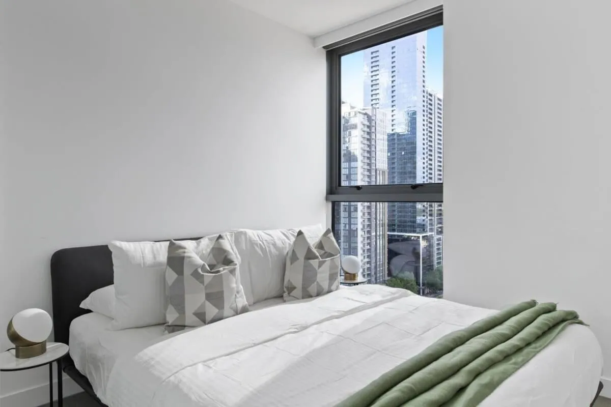 A Cozy Apt with City Views Near Crown Casino — 2