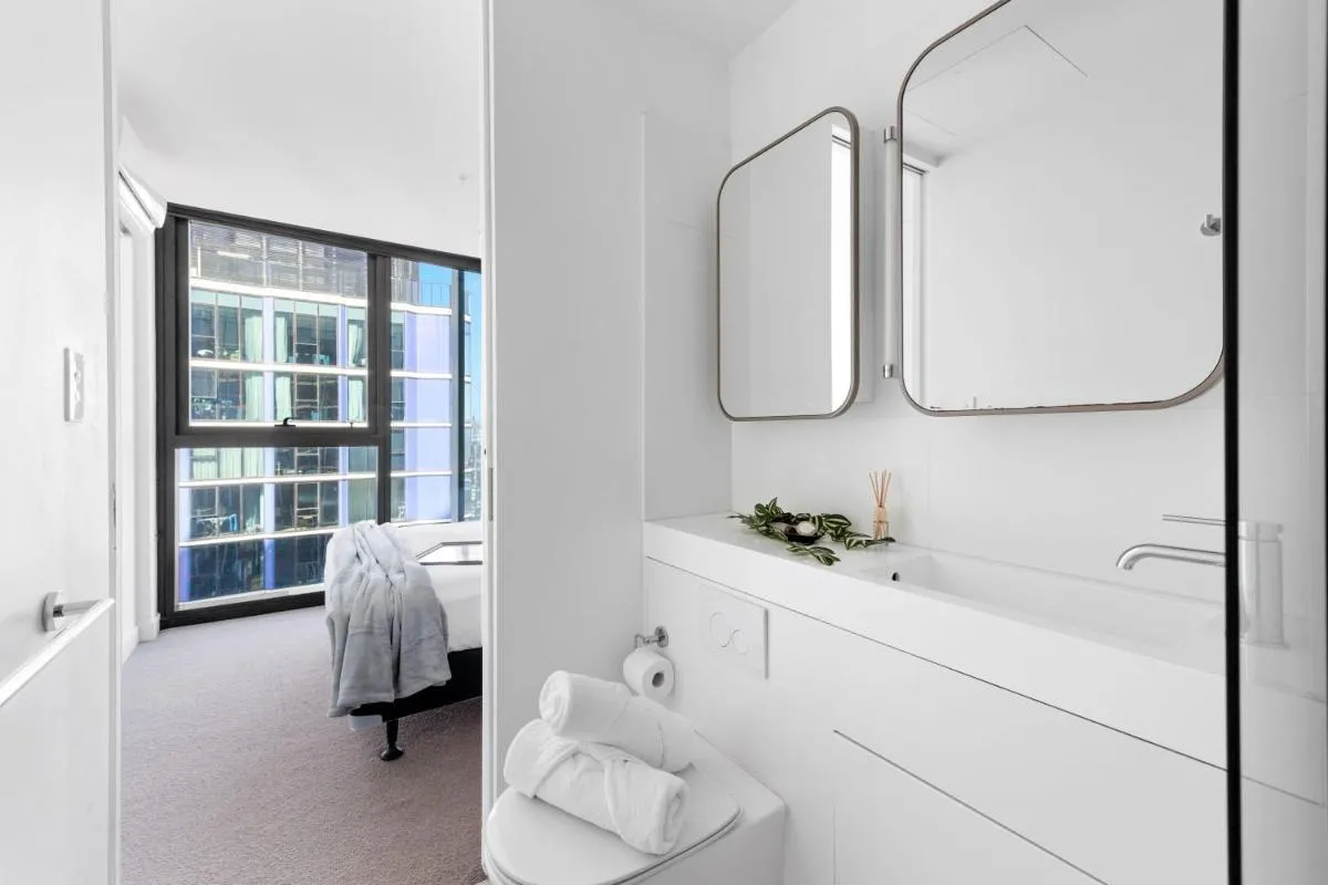 A Cozy & Comfy 2BR Apt Up in the Clouds Near CBD — 3