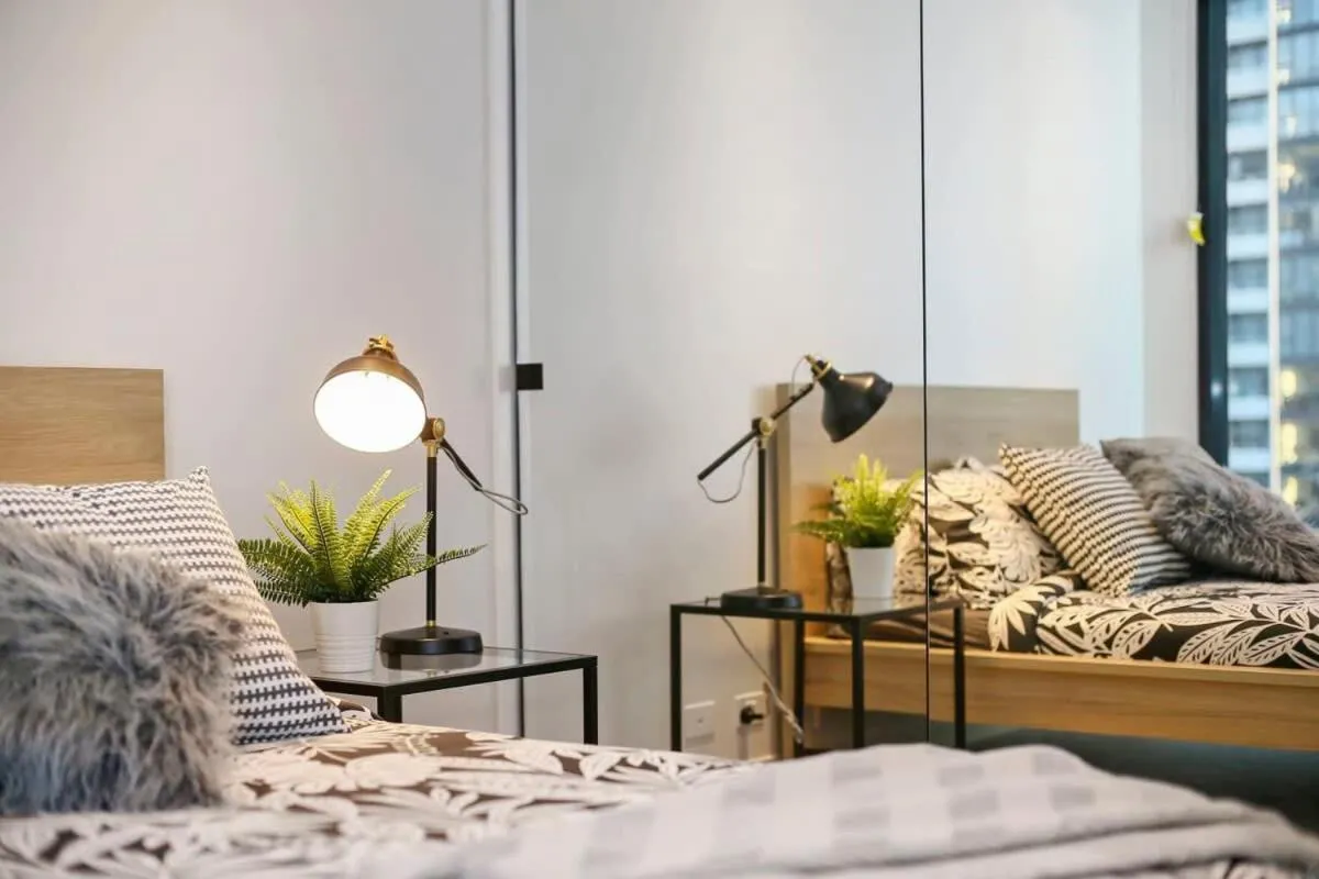A Cozy & Stylish 2BR Suite in Melbourne CBD — 2