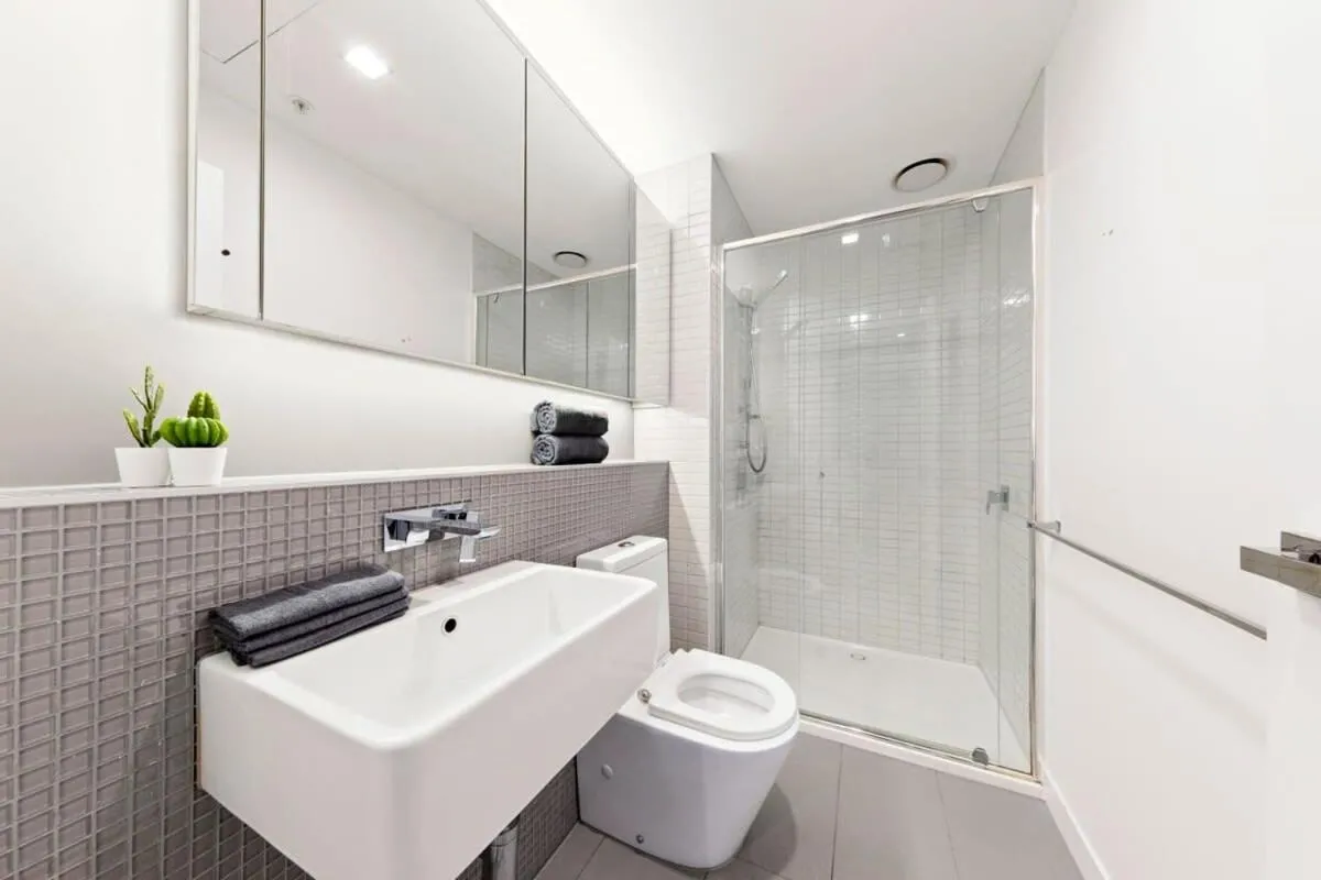 A Lovely 2BR Apt Near Southern Cross City Views — 3