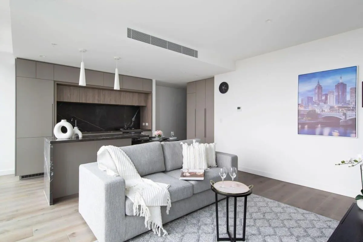 A Lux 2BR Apt Next to Southern Cross City Views — 5