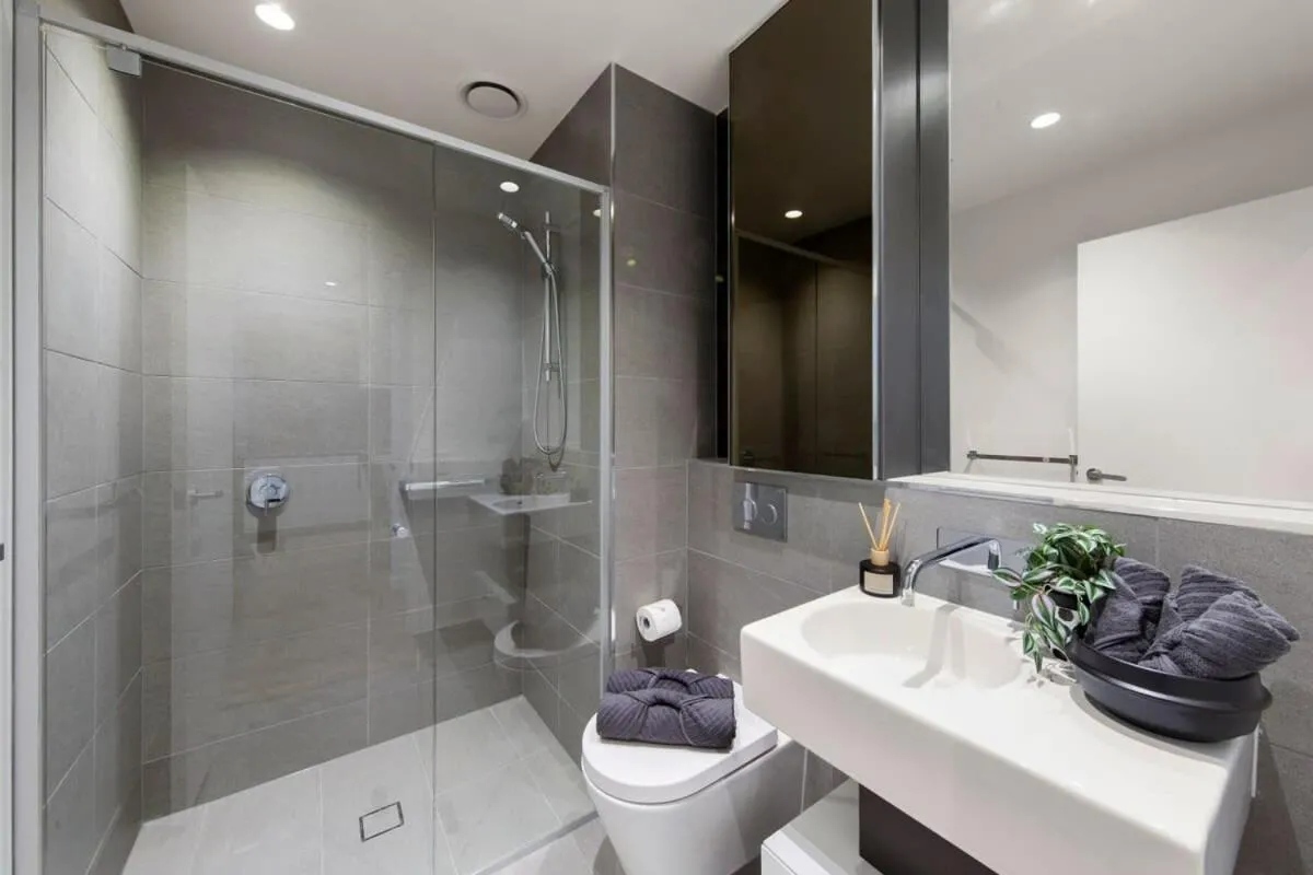 A Spacious & Lux Apt for 5 Next to Southern Cross — 3