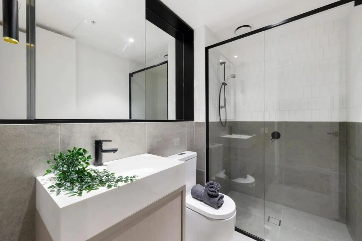 A Stylish 2BR Apt Near Melbourne Central — 3