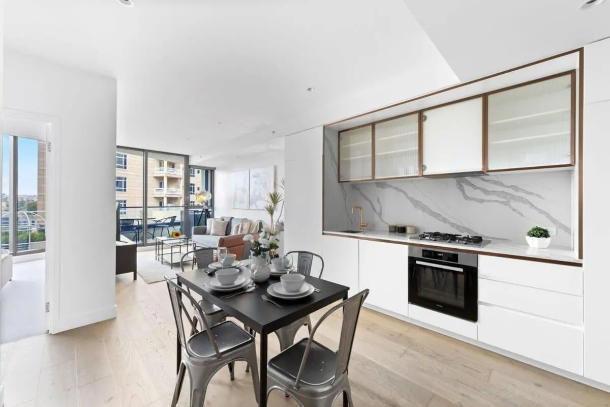 A Stylish 2BR Apt in the Heart of Chapel Street — 4