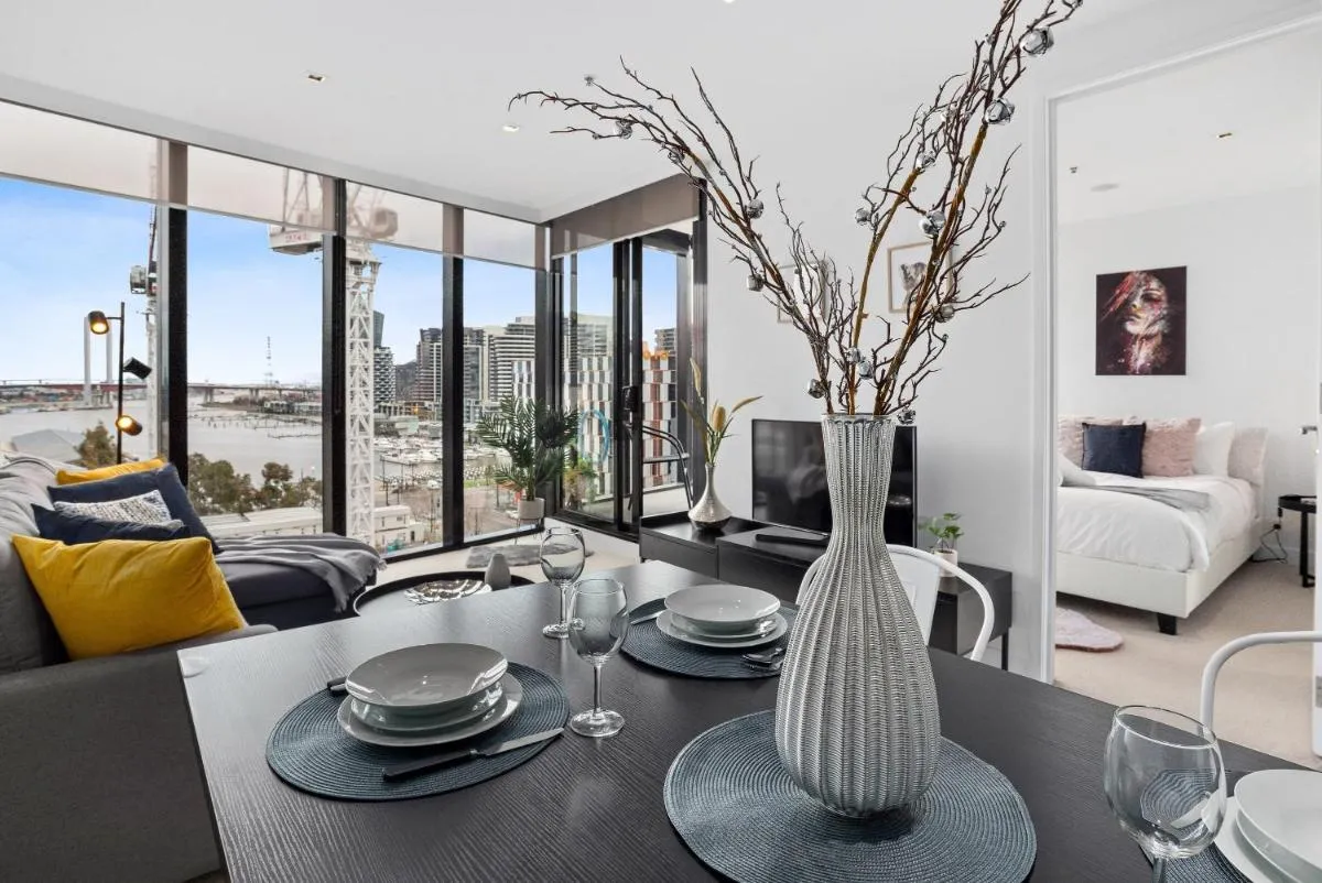 A Stylish 2BR Apt with FREE Parking — 5