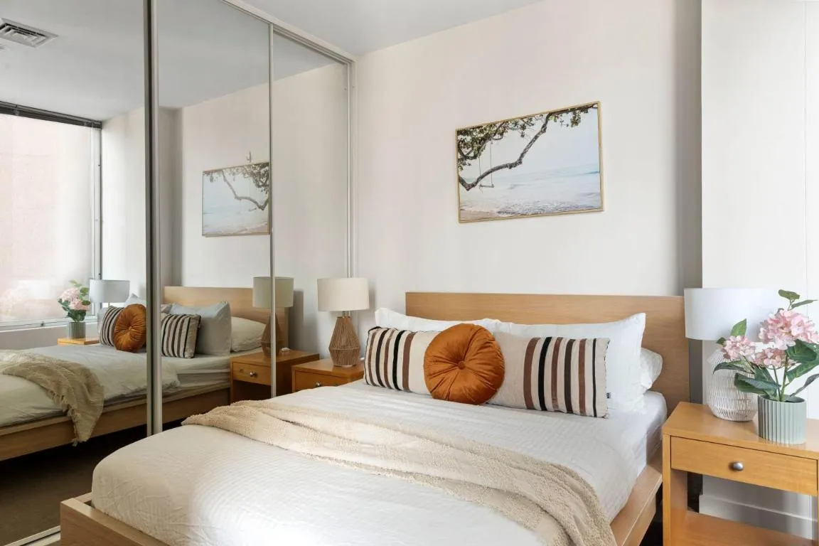 A Stylish & Central 2BR Apt Near Flinders Station