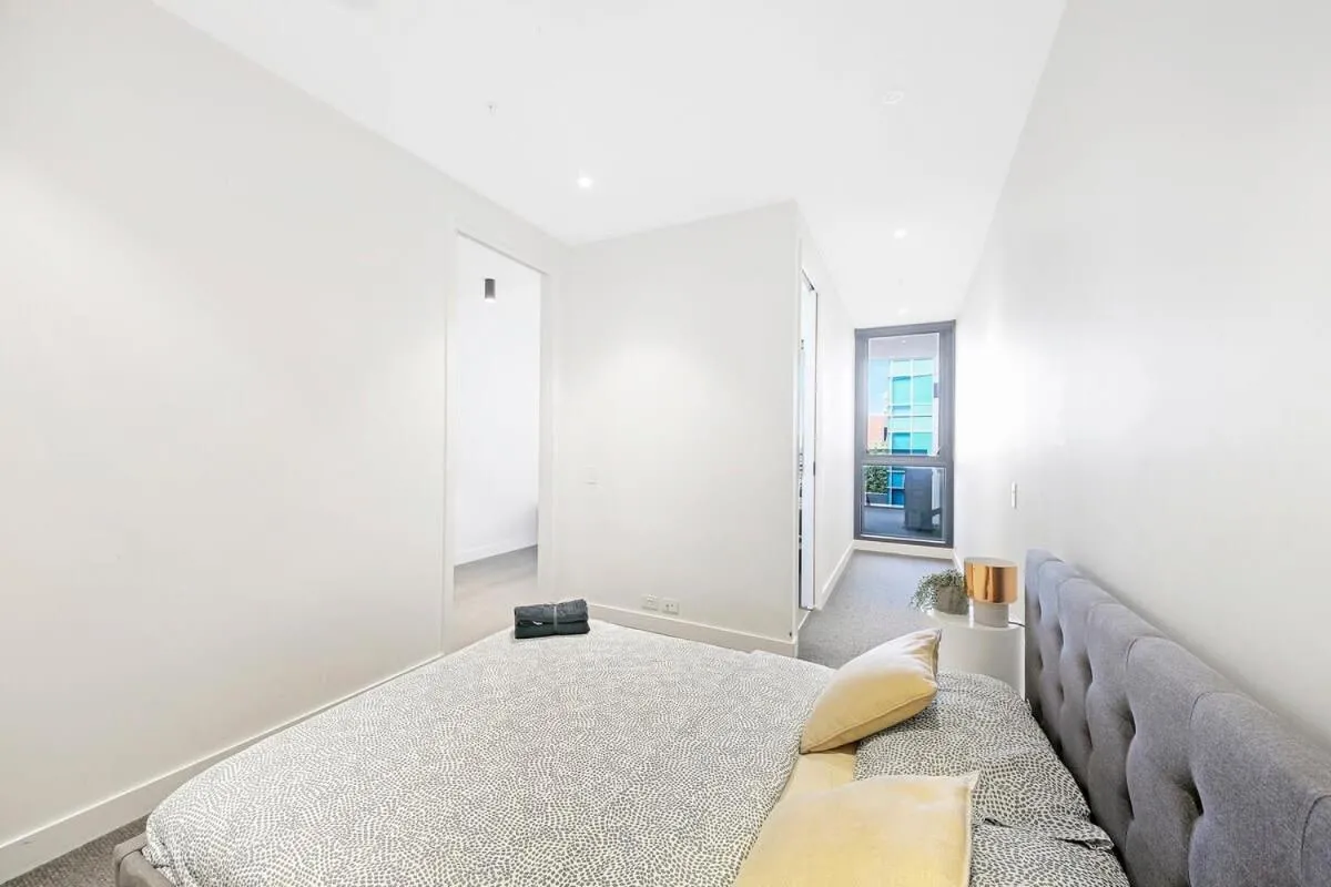 A Stylish & Cozy 2BR Apt Near Melbourne Central — 2