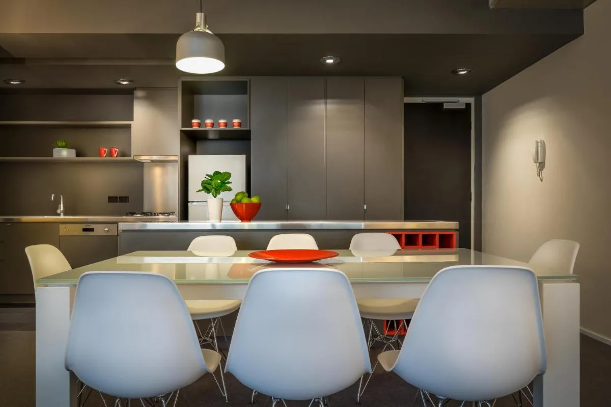 Adele Apartment Hotel East Melbourne — 5