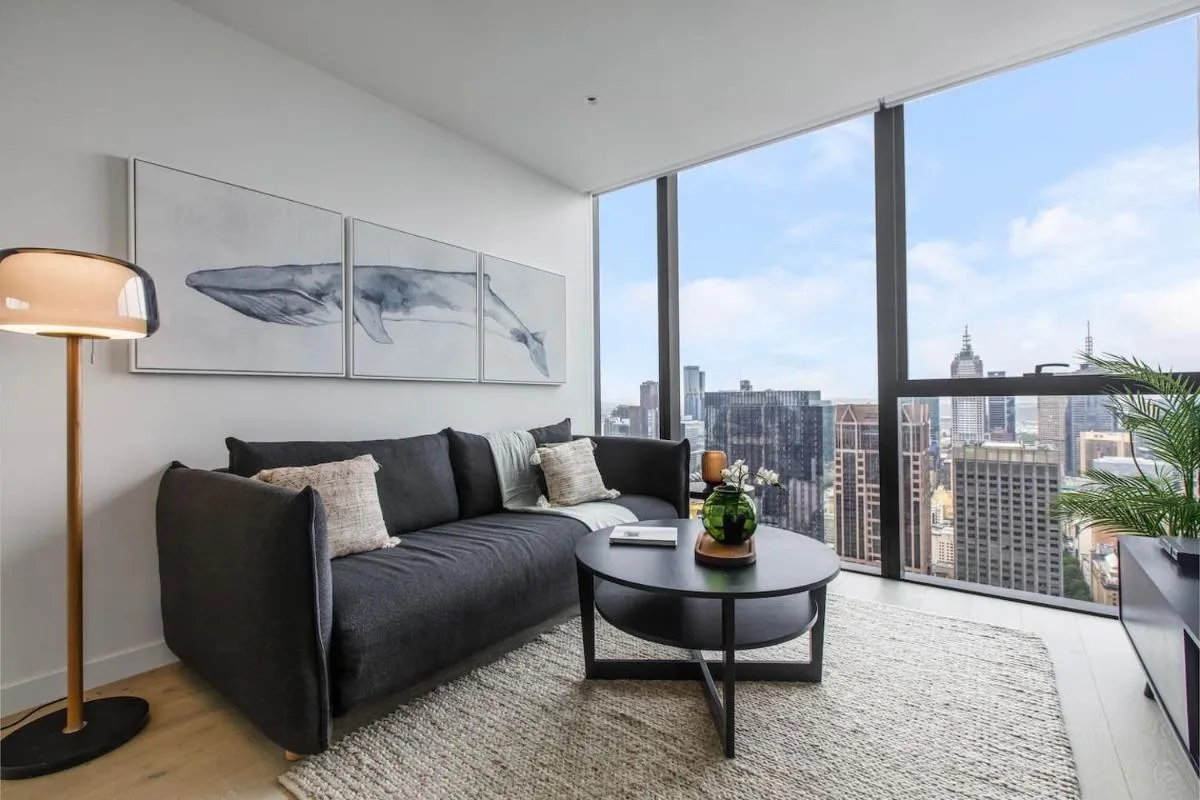 Aloft on Collins – Skyline Views from the 53rd Floor — 5