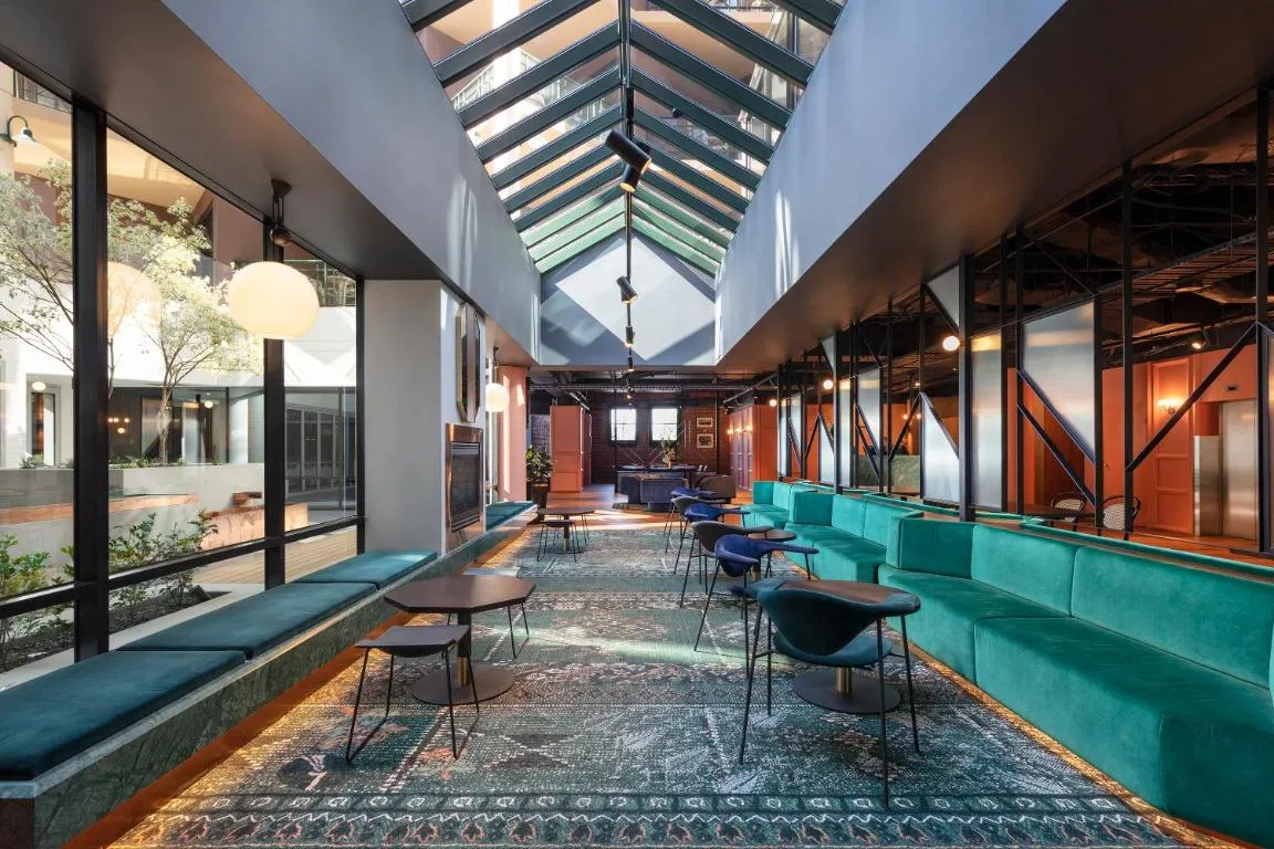 Amora Hotel Riverwalk