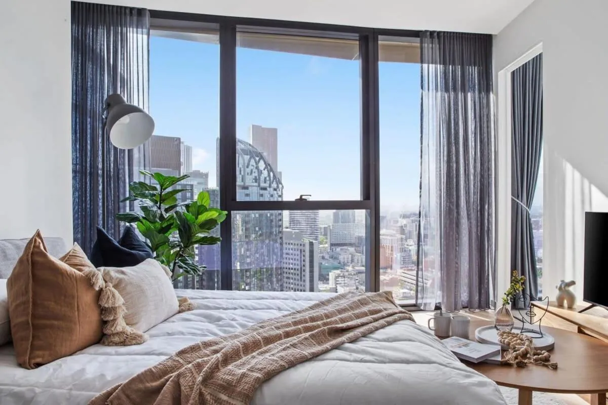An Amazing 2BR Apt at Sapphire by the Gardens — 2