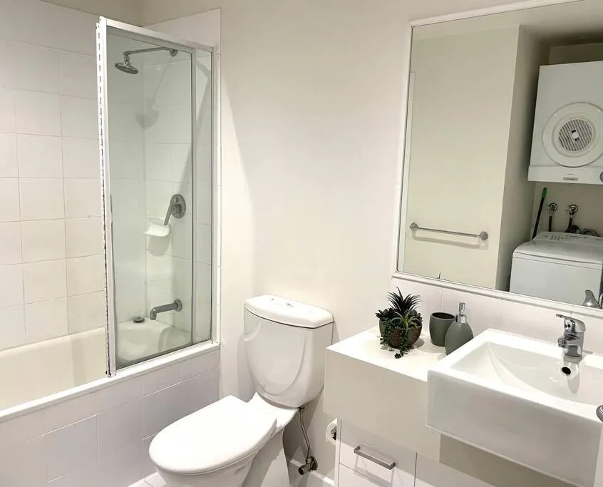 Astral Apartments – Perfectly located 2 bedroom apartment in St Kilda — 3