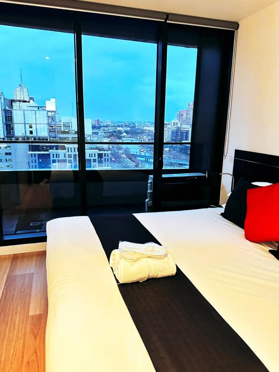 Aura on Flinders Serviced Apartments — 4
