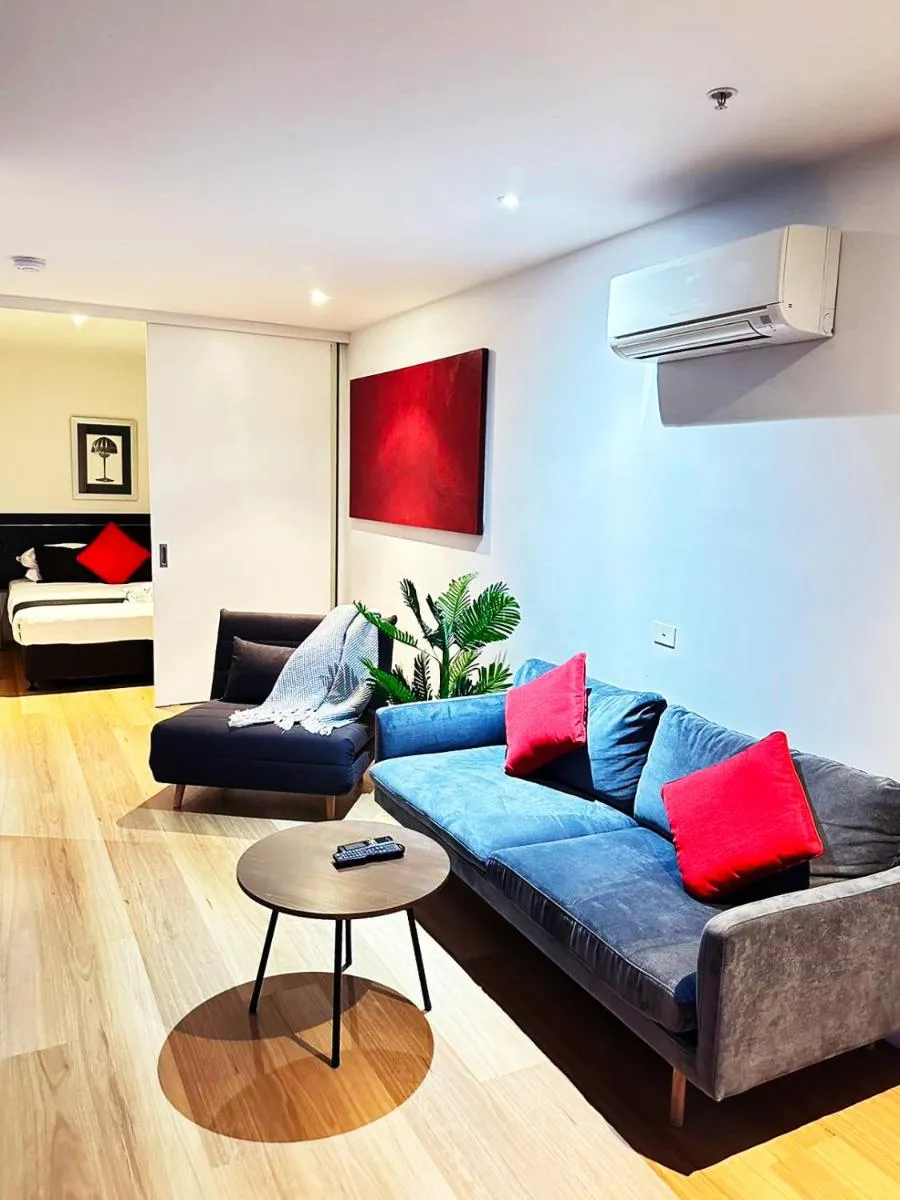 Aura on Flinders Serviced Apartments — 5