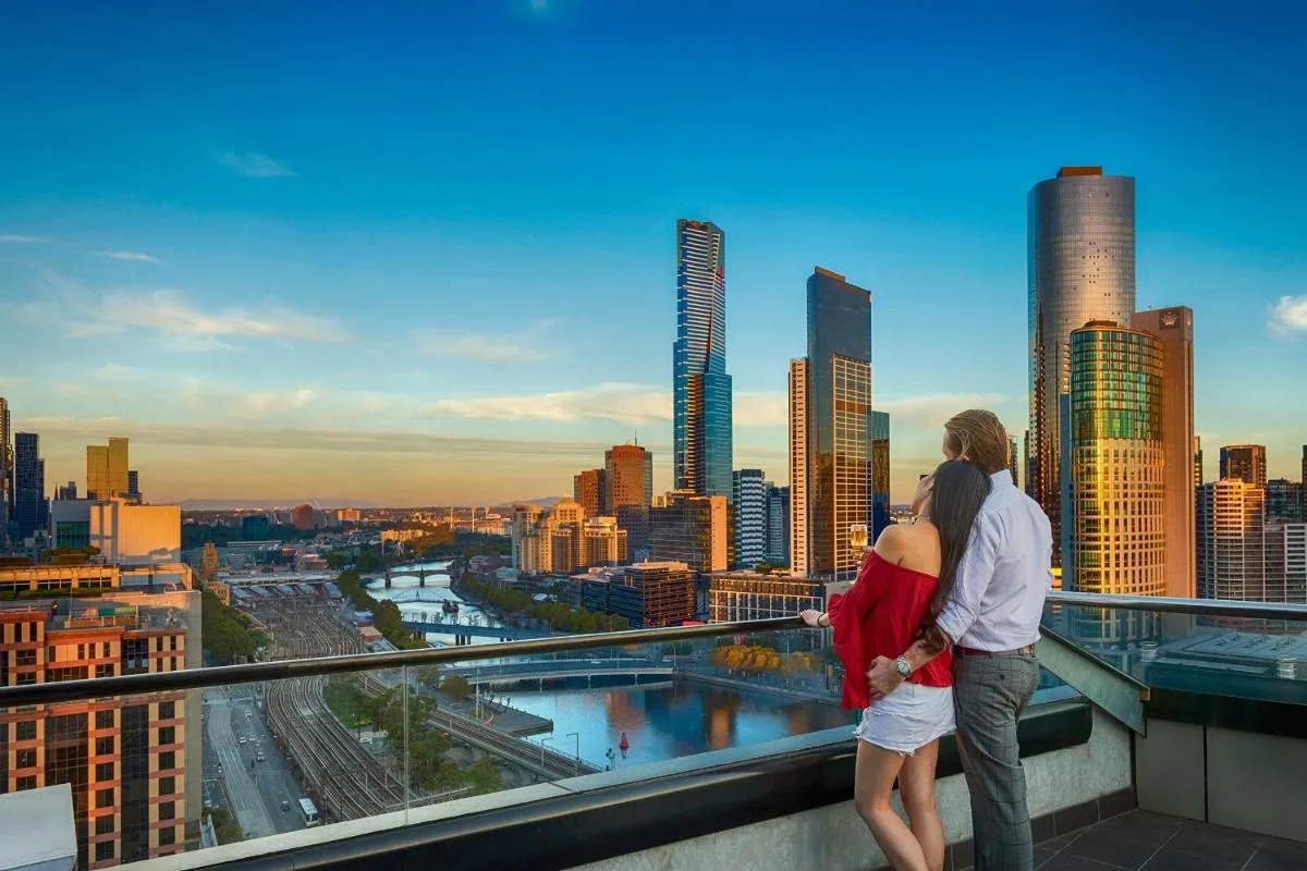 Aura on Flinders Serviced Apartments — 2