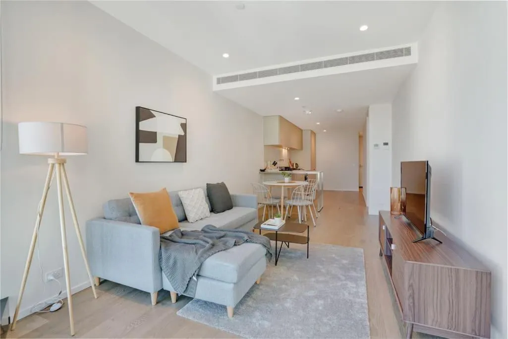 Australia 108 – Prestigious Southbank Level 14 Apt — 5