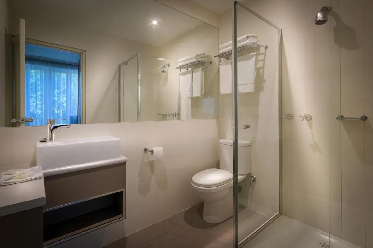 BEST WESTERN PLUS Travel Inn — 3