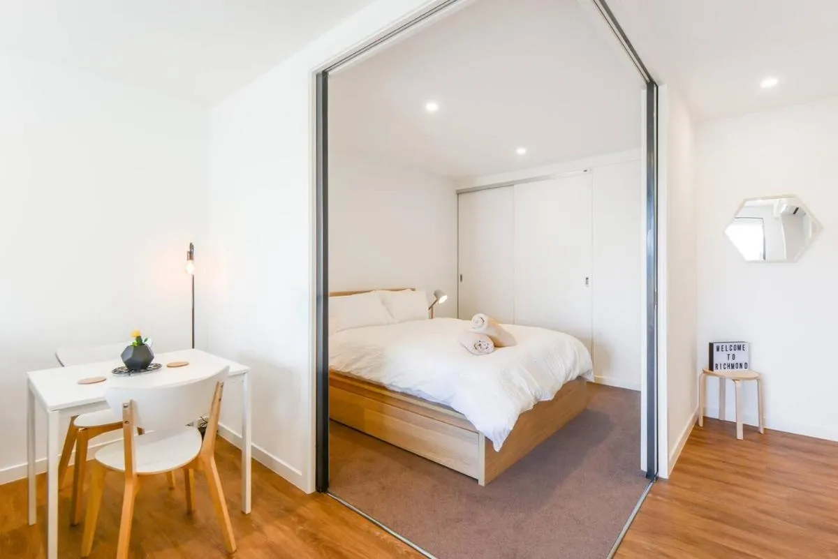 ‘BOWIE’ Sun soaked Comfort in the Heart of Richmond — 2