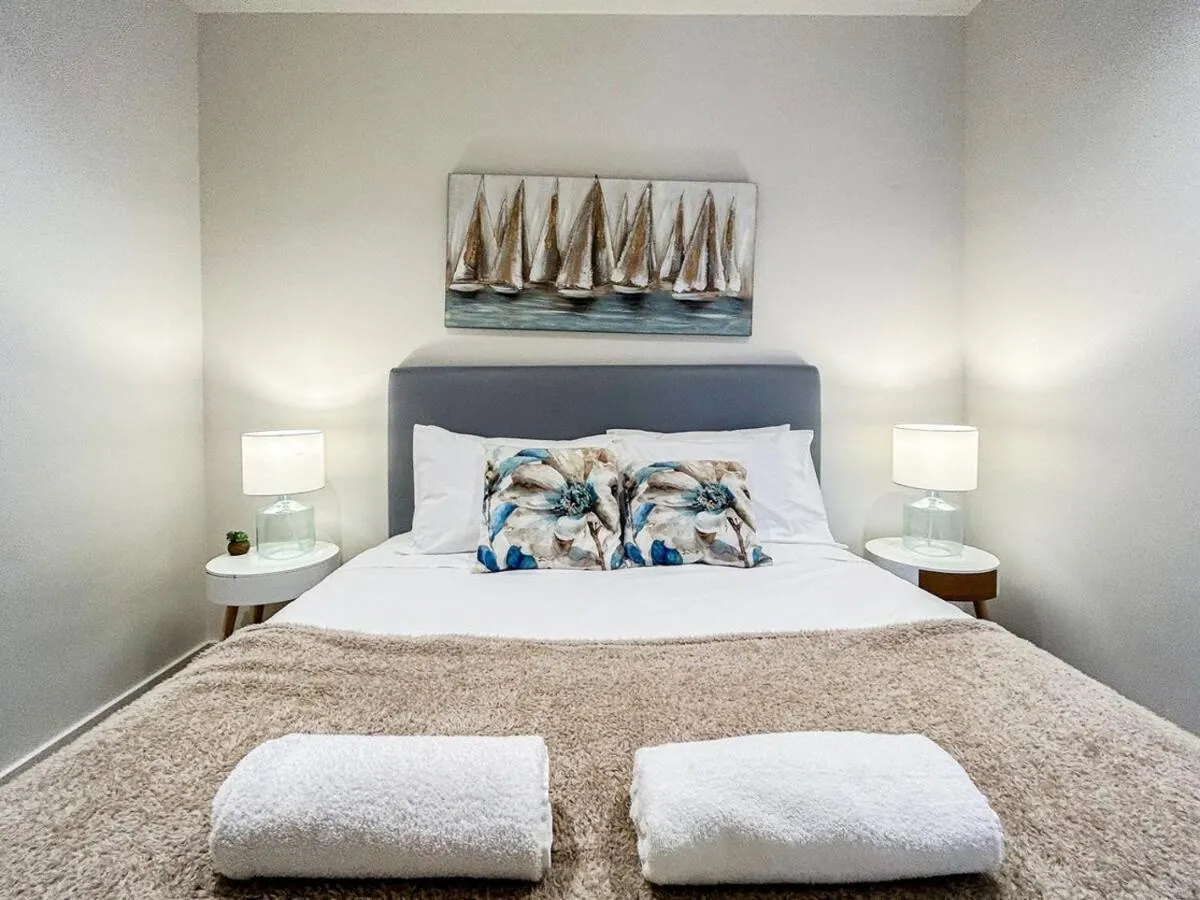 Beautiful City View 2br1ba In Melbourne Cbdwifi — 2
