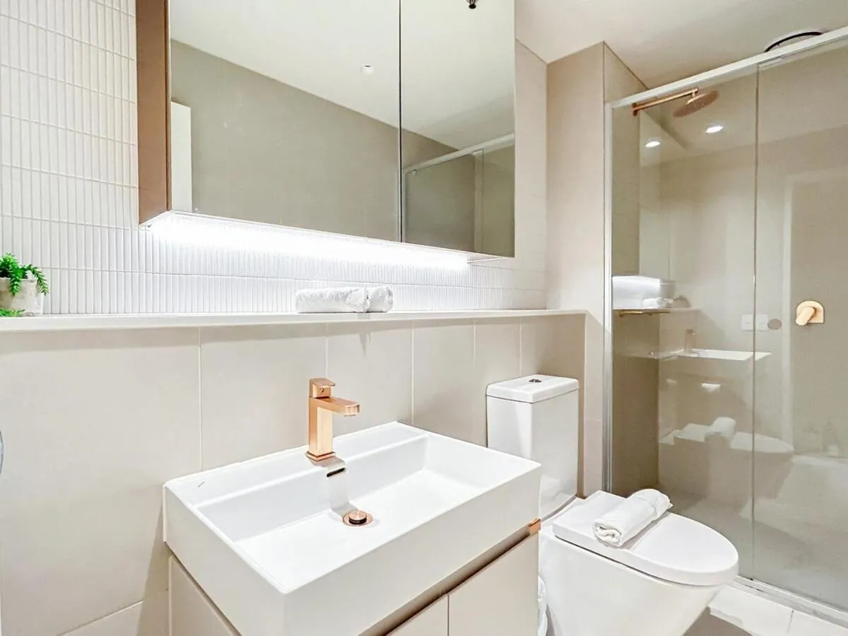 Beautiful City View 2br1ba In Melbourne Cbdwifi — 3