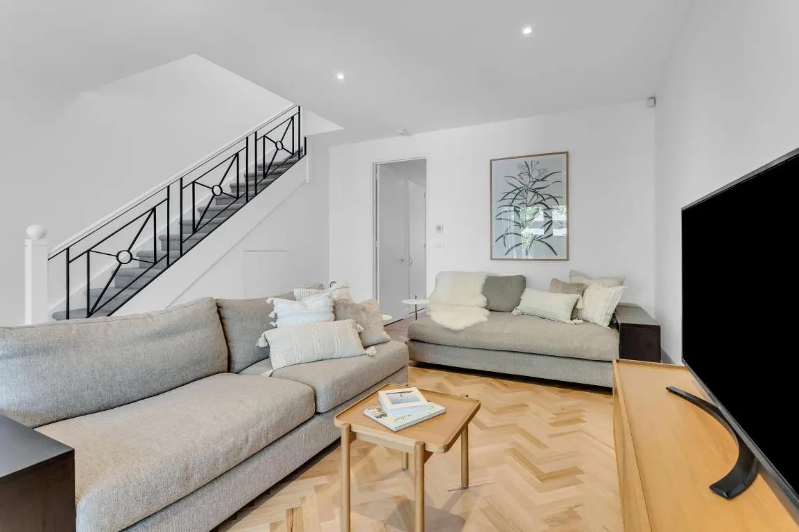 Bev’s Retreat by Ready Set Stay