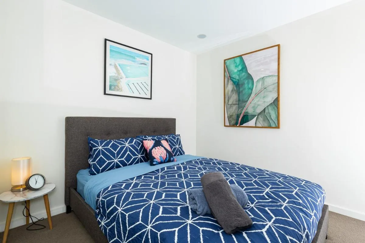 Bond Quarter Loft — 2