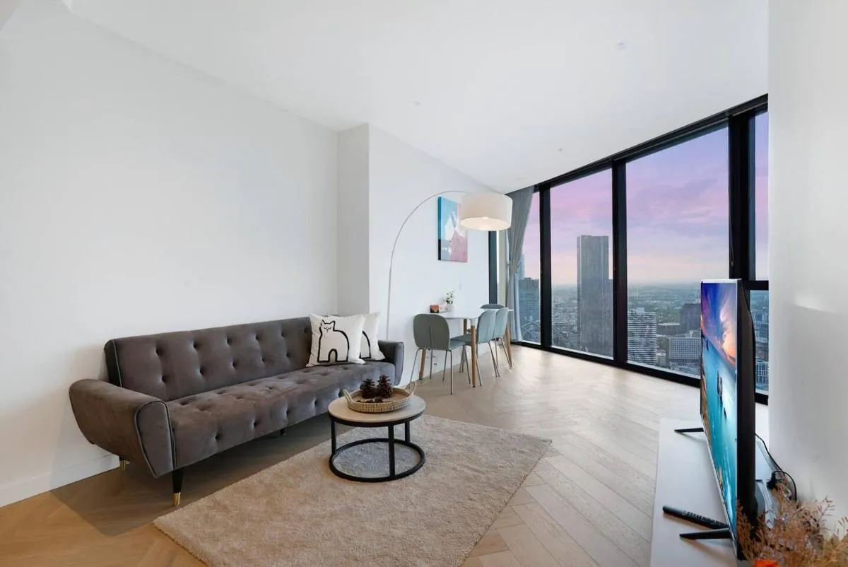Boutique 3B2B2Carpark Carlton Garden at Doorstep — 5