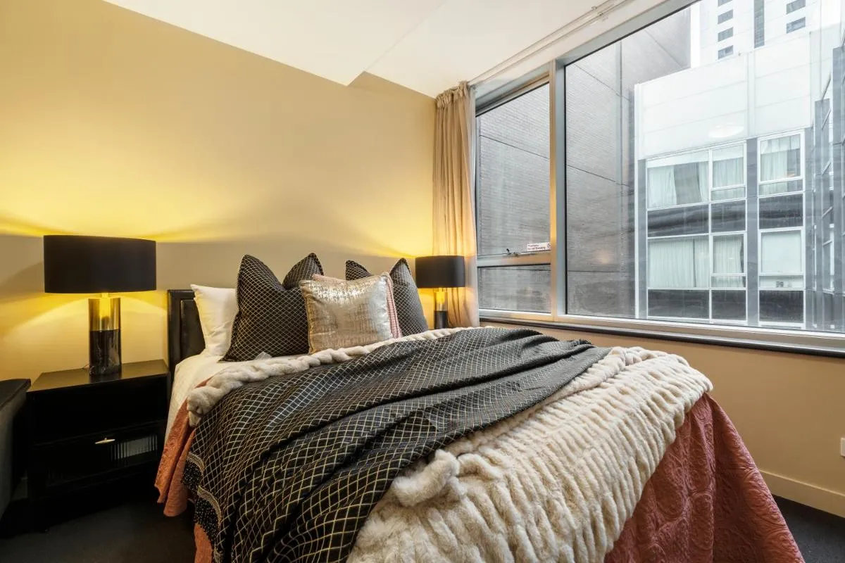 Boutique Retreat in Heart of CBD Mobility-Friendly — 2
