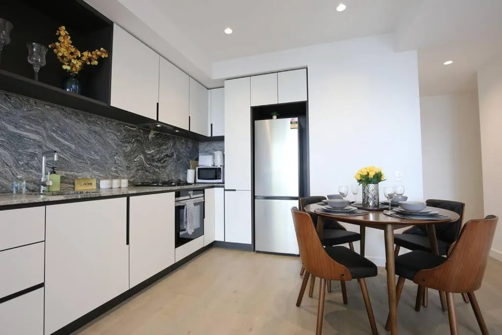 Brand New 2BR Apt at Mel CBD — 5