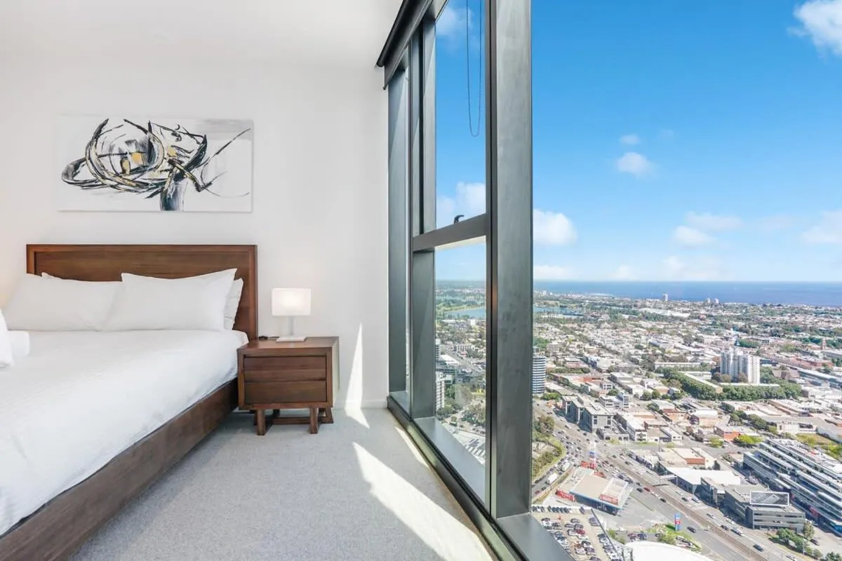 Breathtaking Views 49th floor – Melbourne Square — 2