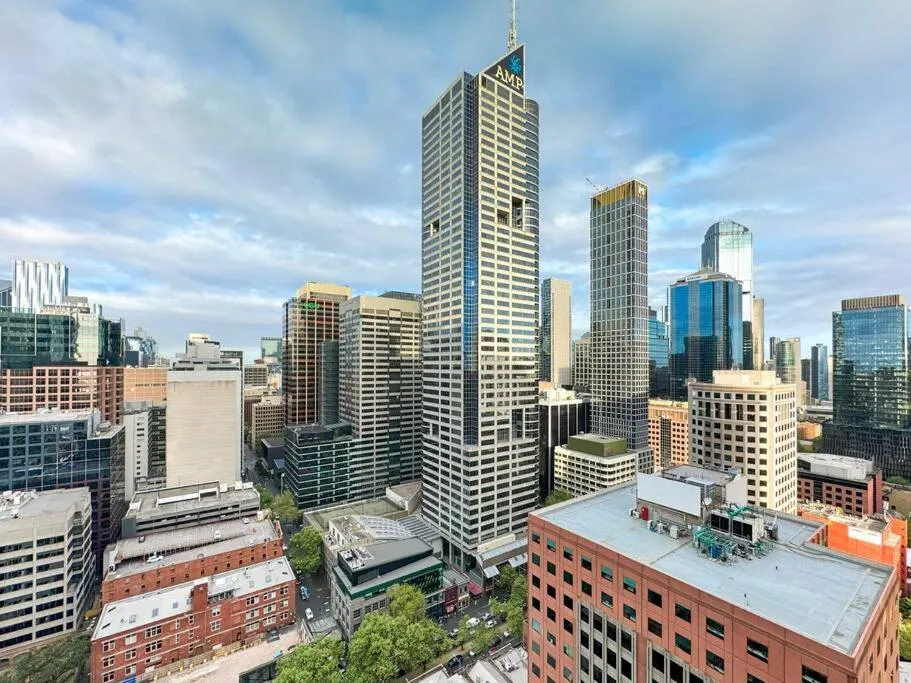Brilliant 1B1B Skyline View Apt @CBD