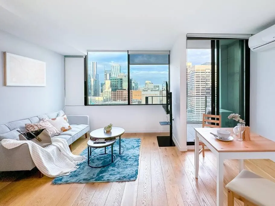 Brilliant 1B1B Skyline View Apt @CBD — 5