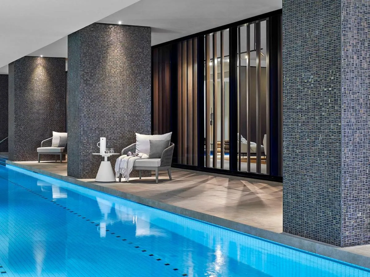 Brilliant Collins Wharf Waterfront Condo — 4