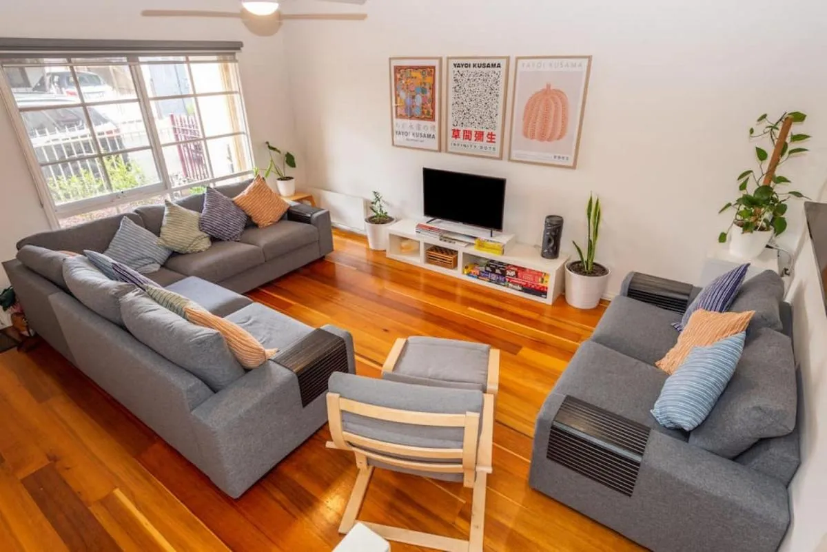 Brunswick 3bdrm townhouse, with parking by Custom Bnb Hosting — 3