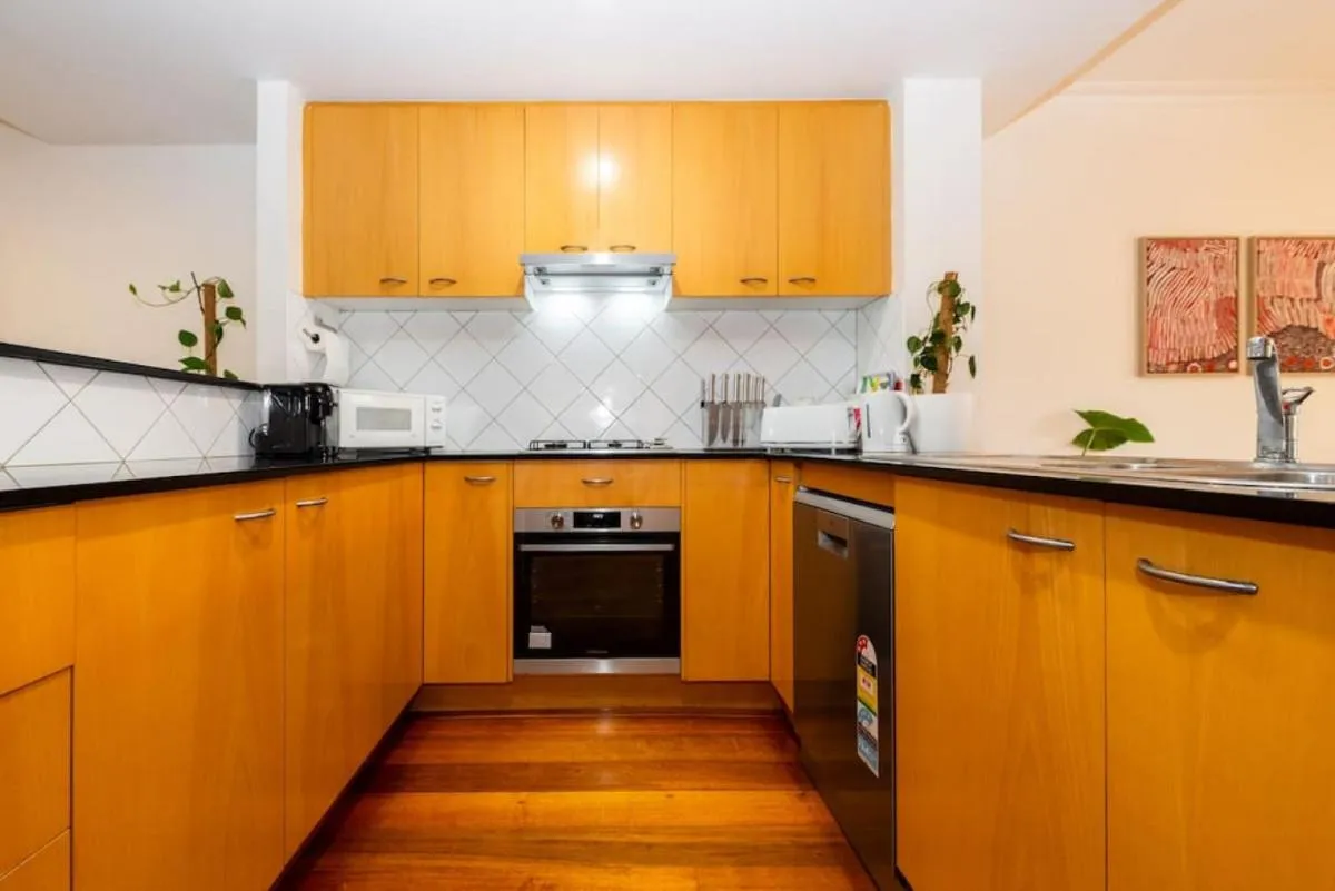 Brunswick 3bdrm townhouse, with parking by Custom Bnb Hosting — 5
