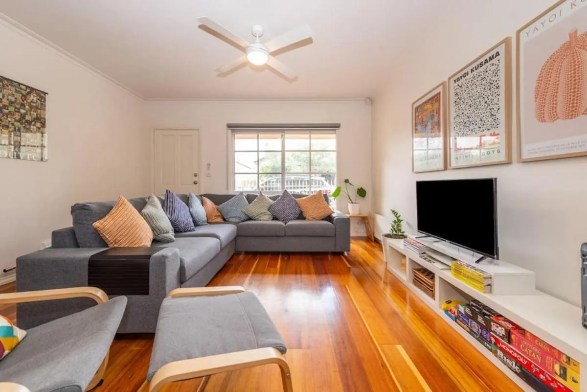 Brunswick 3bdrm townhouse, with parking by Custom Bnb Hosting — 4