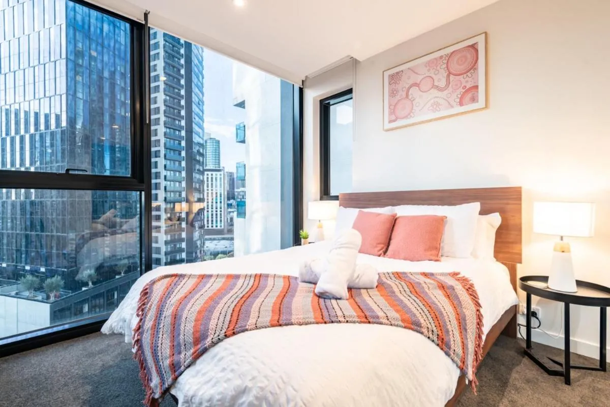 Central 2 Bedroom Apartment in Southbank — 3
