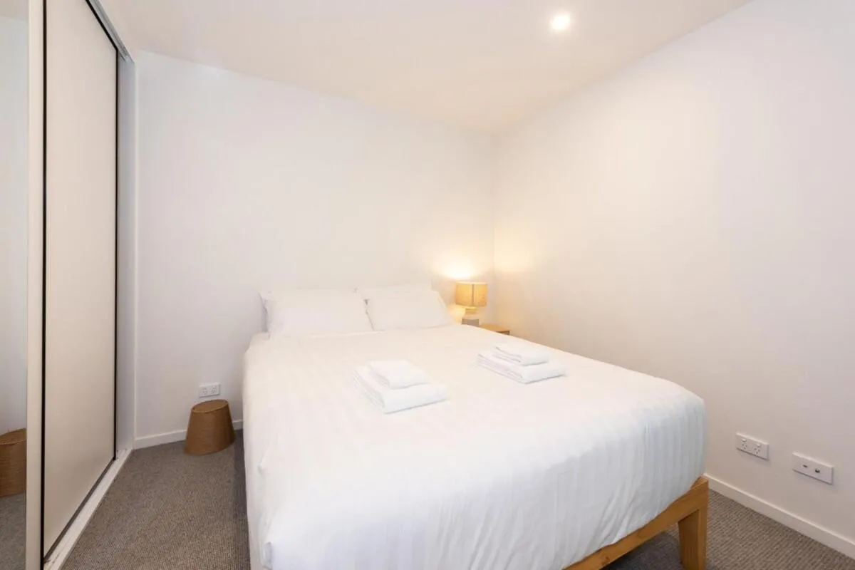 Charming 1-BR Apt wPool & Gym -15 mins from City! — 3