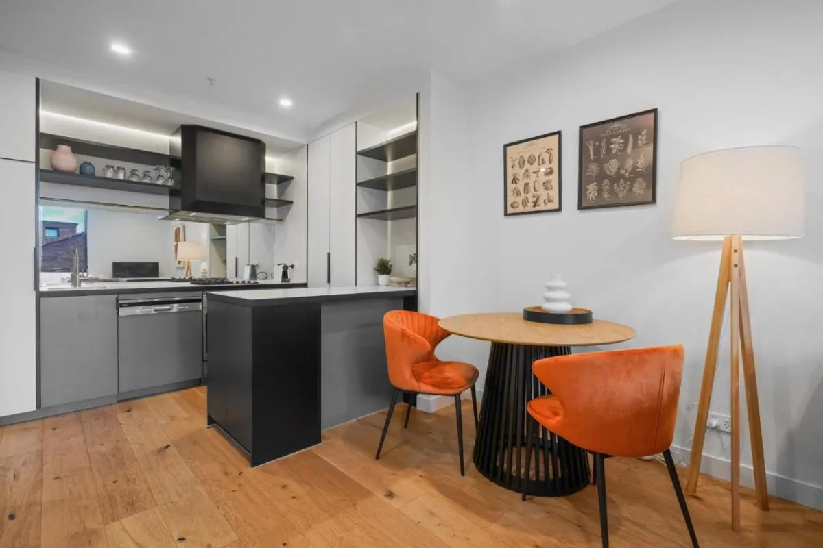 Charming Fitzroy Apartment — 2