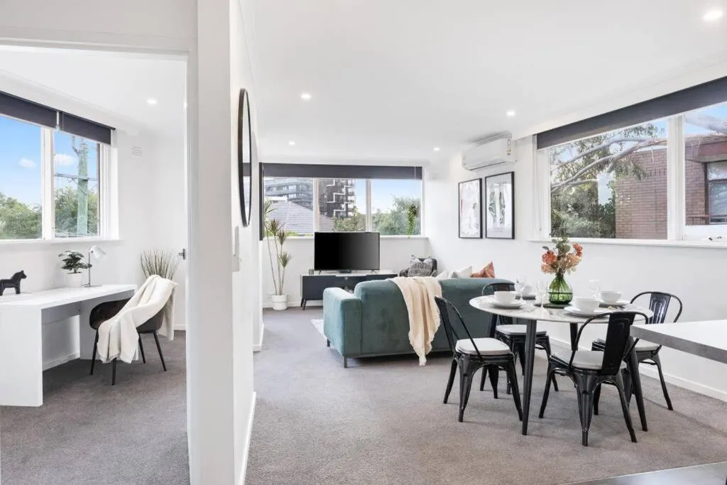 Charnwood 2BR: Homely Haven