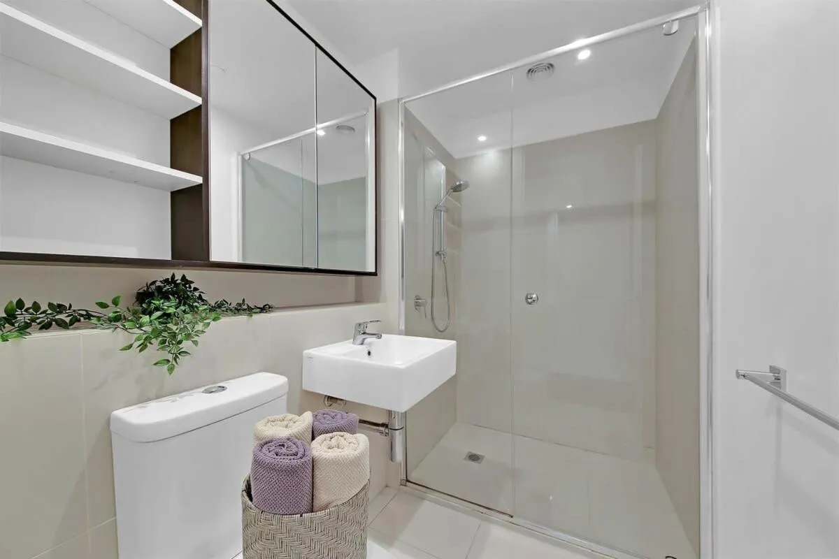 Chic 2BR Apt Right Next to Southern Cross Station — 3