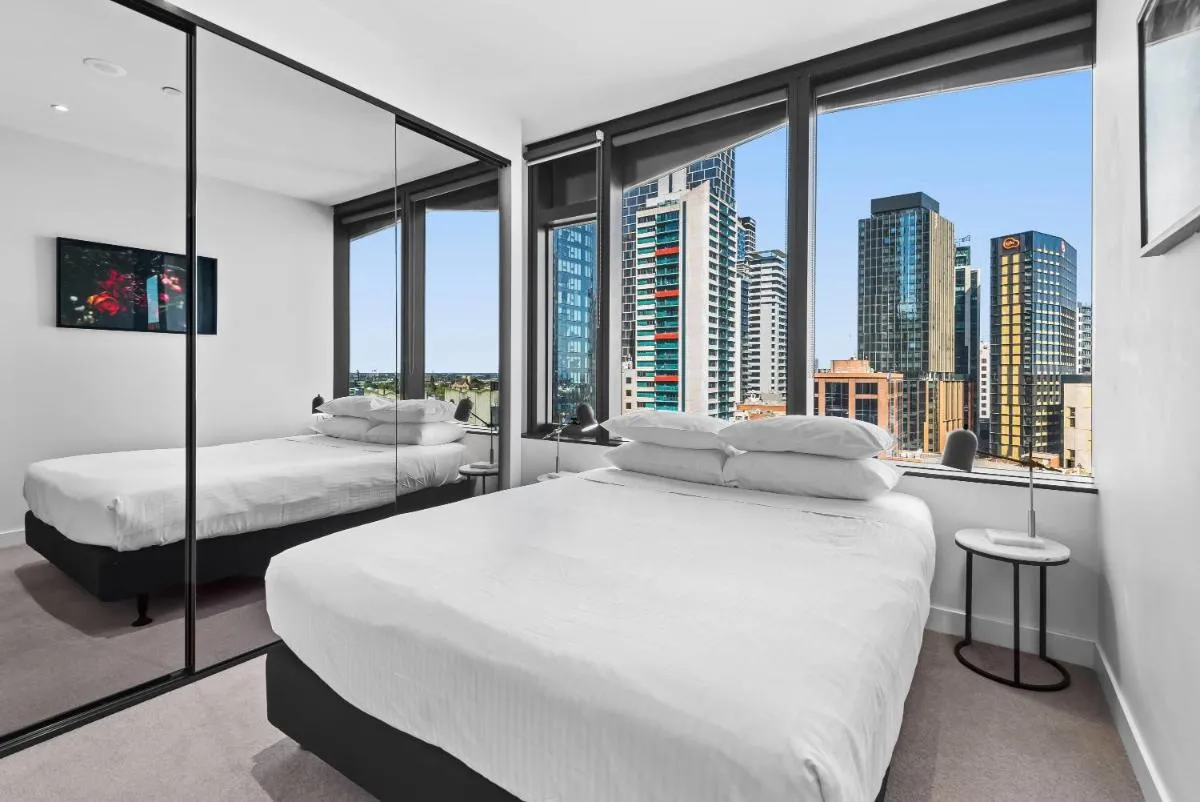 Chic 2 Bed 2 Bath in the Heart of CBD Gym & Pool — 2