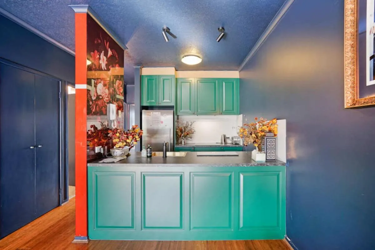 Chic Central Quiet Apt with Free Parking — 4