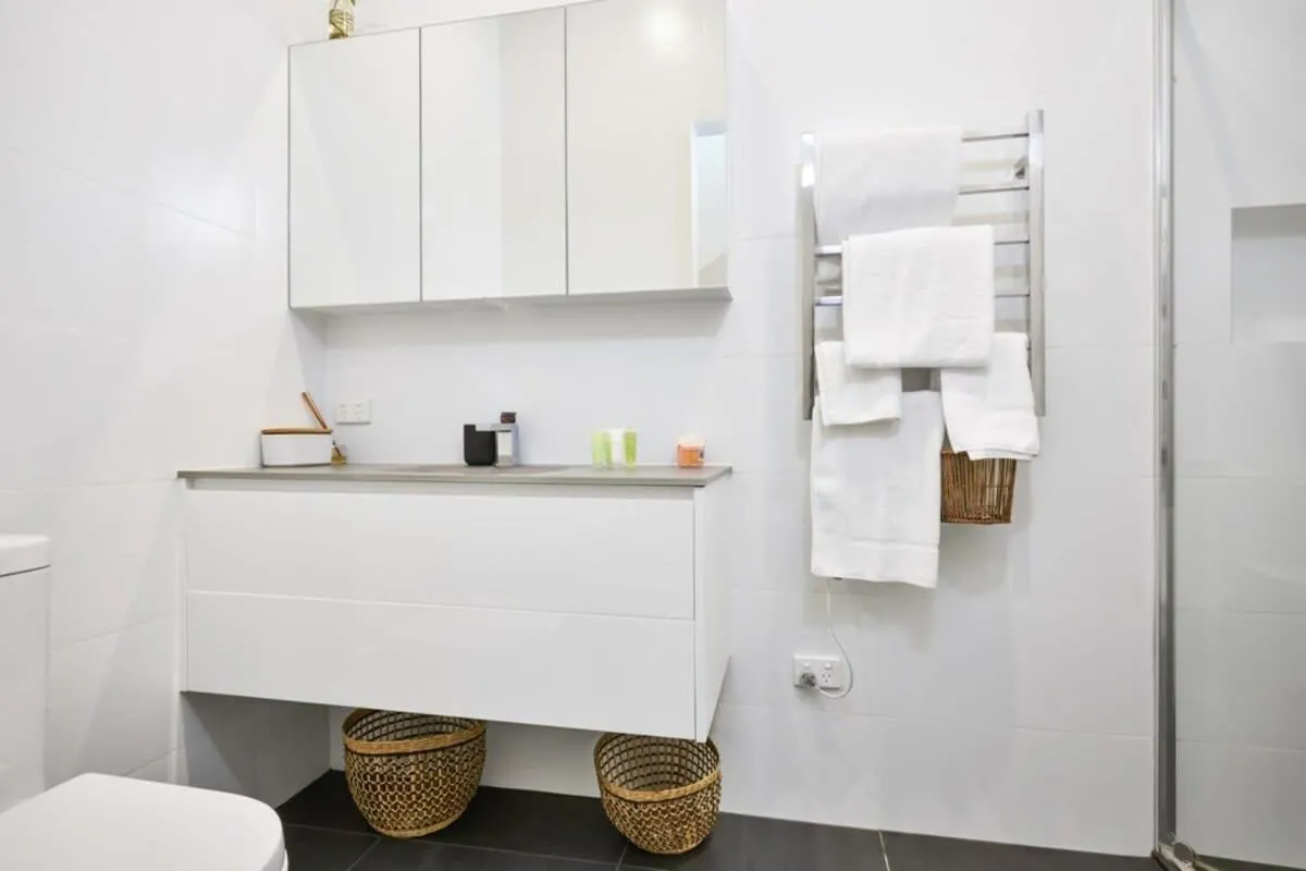 Chic South Yarra Gem – Near Chapel St & More — 3