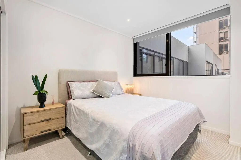 Chic Sthbank 3BR – Pool & Tennis — 2